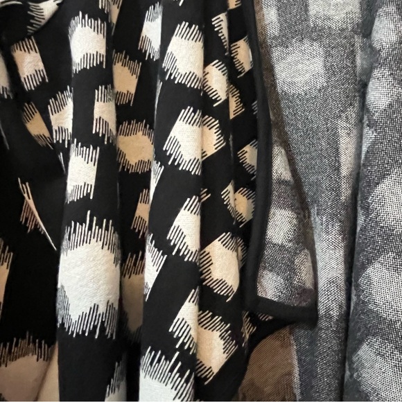 Alfani Black and White Patterned Cardigan size 1X - Picture 4 of 7